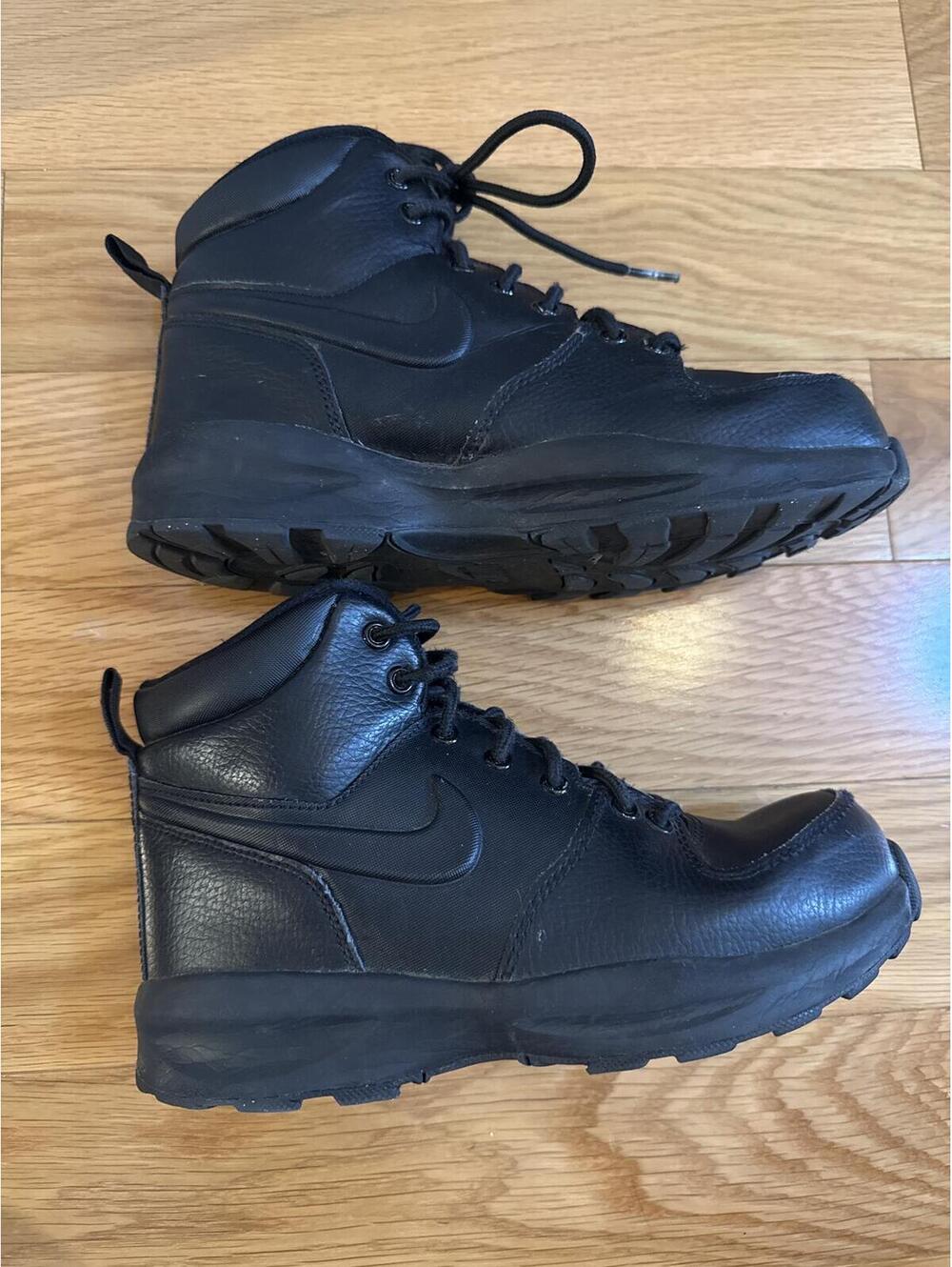 Nike Manoa Leather High-Top Boots Youth Black BQ5372-001 Size 3.5Y
